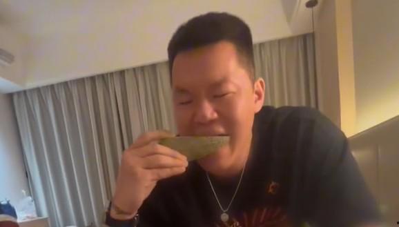 哪有吃瓜的视频,揭秘网络热传“吃瓜”视频背后的故事