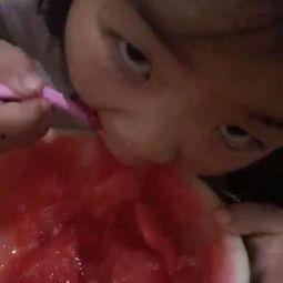 两个宝宝吃瓜视频大全,宝宝吃瓜视频合集欢乐放送